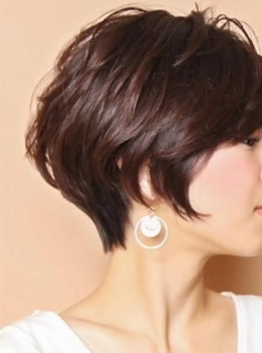 여성 숏 보브 헤어스타일 – Image Hair Salon Düsseldorf